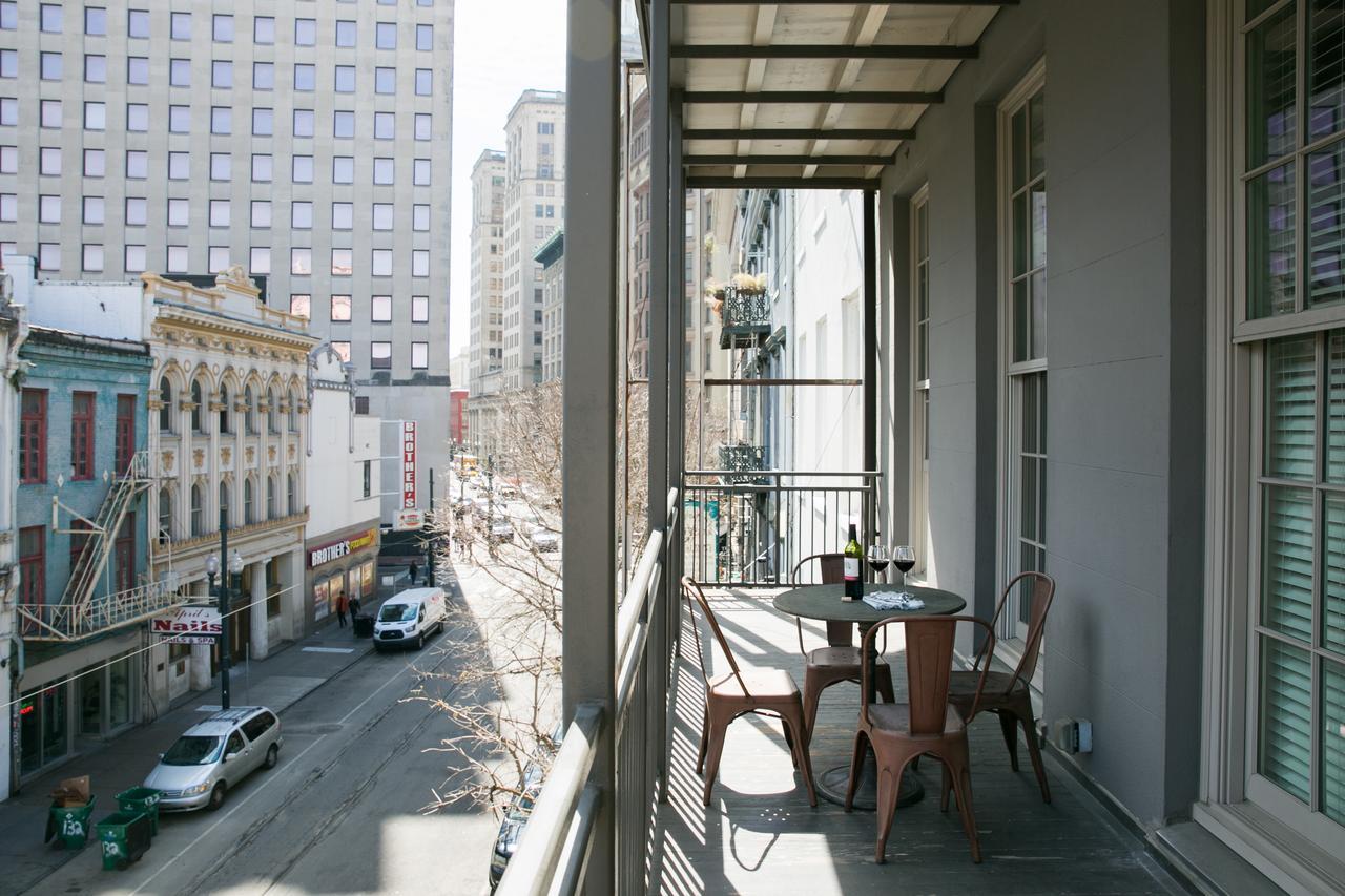 Stay Alfred On North Carondelet Street *